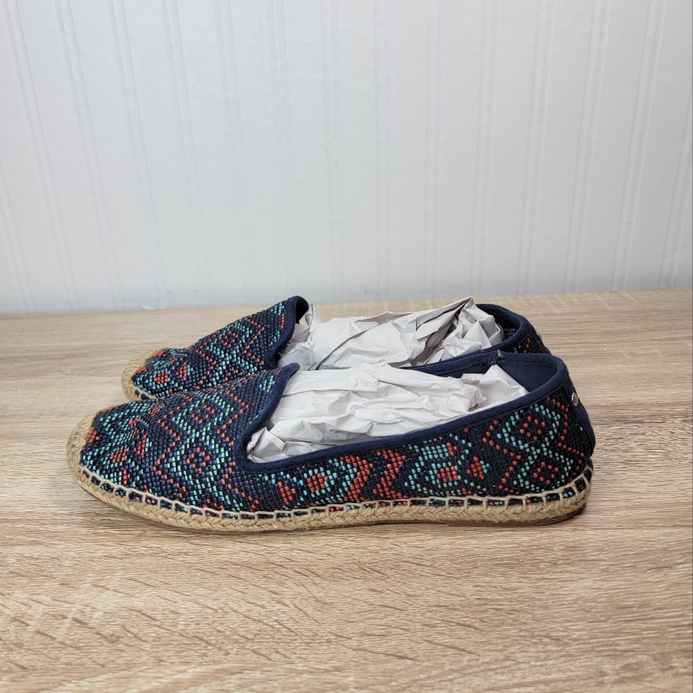 G.H. Bass & Co Jenna Slip on Shoes Navy blue teal coral Aztec design size 10 - Picture 2 of 7